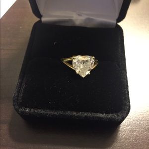 Heart shaped imitation diamond ring size 7